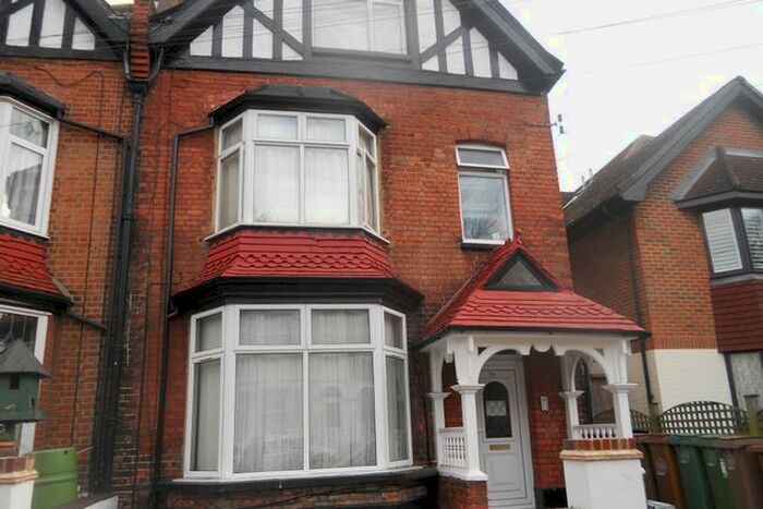 Studio To Rent In Lenham Road, Sutton SM1
