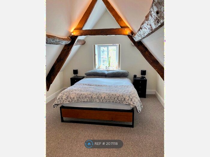 1 Bedroom Flat To Rent In Market Place, Tetbury, GL8