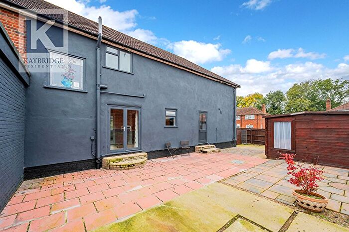 4 Bedroom Property To Rent In Bourne Way, Epsom, KT19