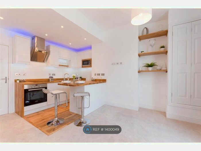 1 Bedroom Flat To Rent In Oswald Road, Oswestry, SY11