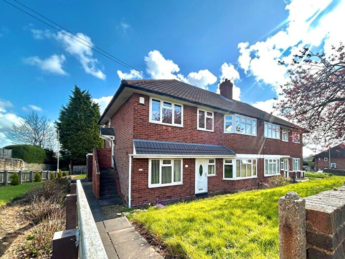 2 Bedroom Flat For Sale In Clarence Street, Upper Gornal, DY3