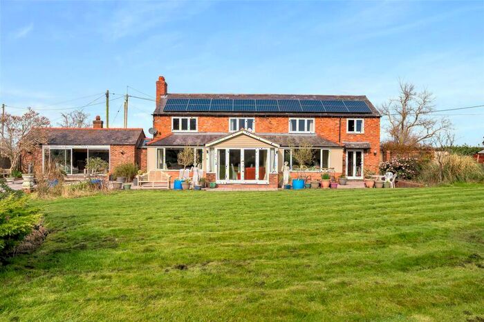 4 Bedroom Detached House For Sale In Crewe Lane South, Crewe By Farndon, Chester, CH3