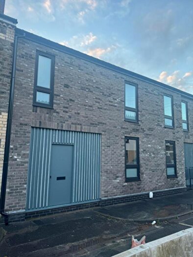 5 Bedroom End Of Terrace House To Rent In Flora Street, Cathays, CF24