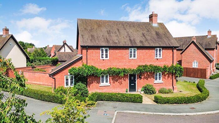 4 Bedroom Detached House For Sale In Woodpecker Close, Great Barford, MK44