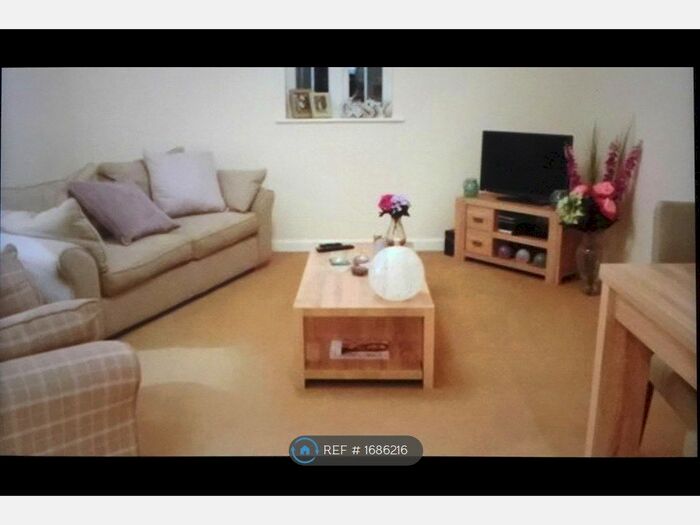 2 Bedroom Flat To Rent In Magor, Caldicot, NP26