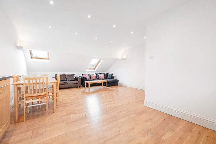 1 Bedroom Flat For Sale In Narbonne Avenue, SW4