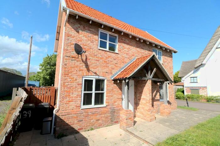 2 Bedroom Semi-Detached House To Rent In Low Street, Oakley, IP21