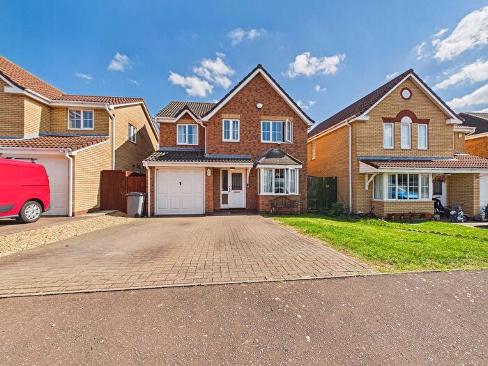 4 Bedroom Detached House For Sale In Wigmore Drive, Park Farm, Peterborough, PE2