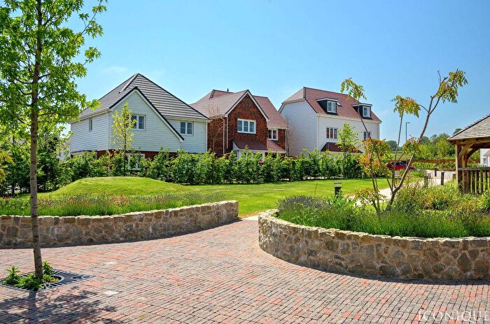 3 Bedroom Semi-detached House For Sale In Paddock Wood, Kent, TN12