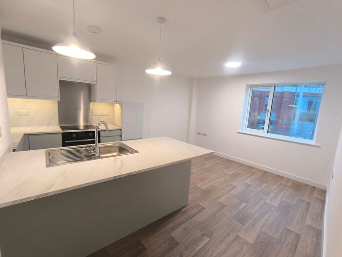 1 Bedroom Apartment To Rent In Bampton Street, Tiverton, EX16