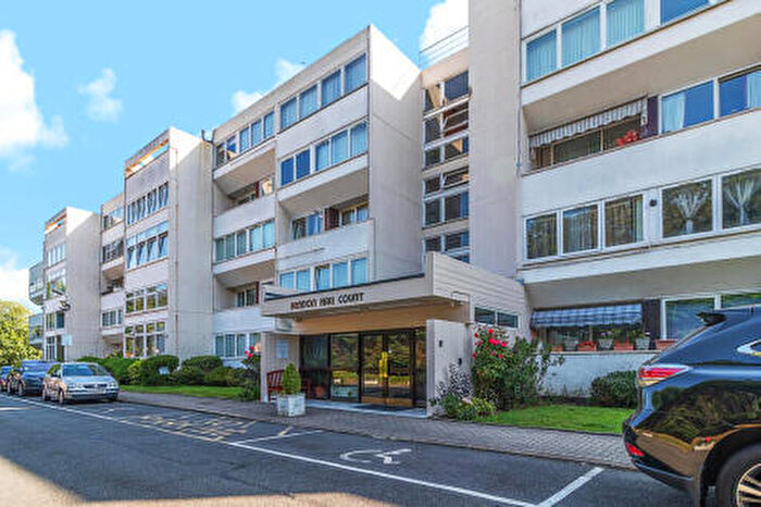 2 Bedroom Flat For Sale In Parson Street, NW4