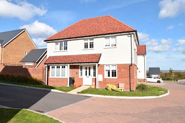 3 Bedroom Detached House For Sale In Seladine Gardens, Coxheath, Maidstone, ME17