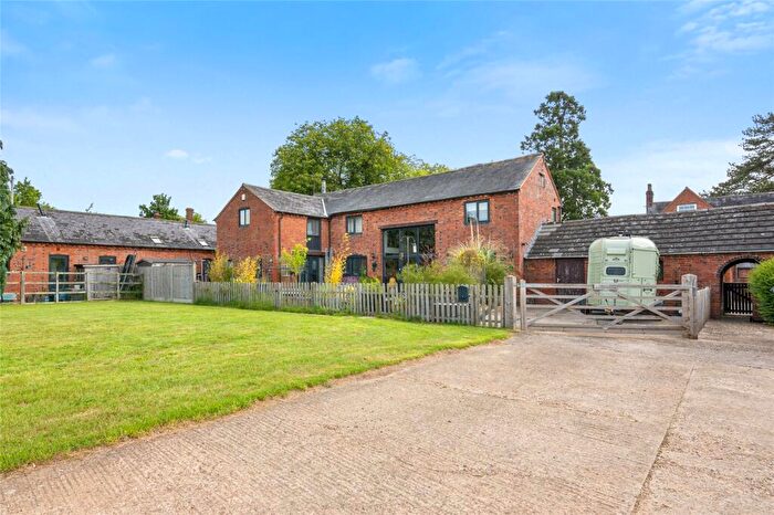 4 Bedroom House For Sale In West View Barn, Elkington, NN6