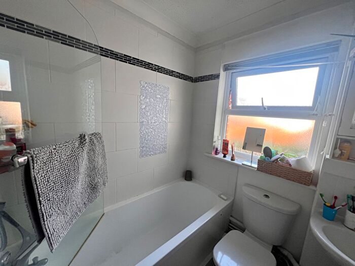 Studio To Rent In Akenfield Close, Chelmsford, CM3