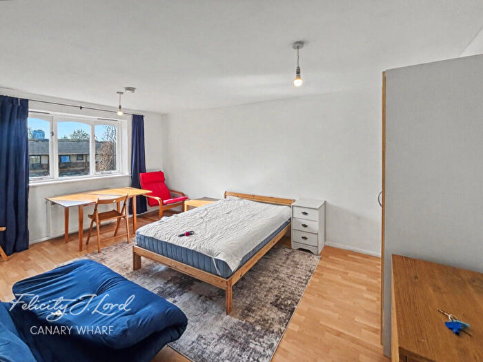 Studio To Rent In Telegraph Place, London, E14