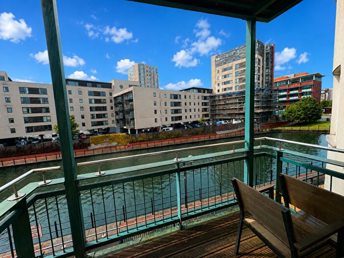 2 Bedroom Flat To Rent In Adventurers Quay, Cardiff Bay, CF10