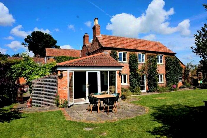 6 Bedroom Property For Sale In Burrowbridge, TA7