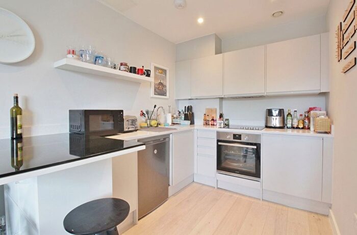 1 Bedroom Flat To Rent In St. Johns Road, Isleworth, TW7