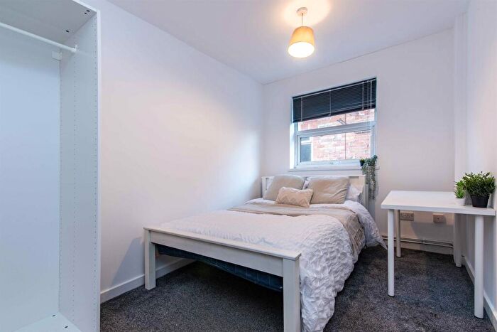 1 Bedroom Apartment To Rent In A Mansfield Road, NG1