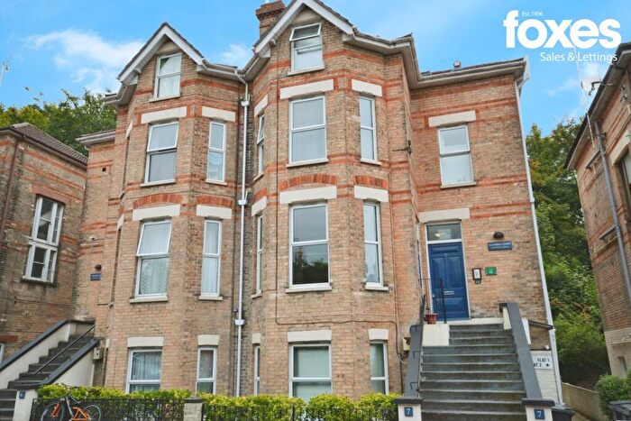 Studio To Rent In Wootton Gardens, Bournemouth, BH1