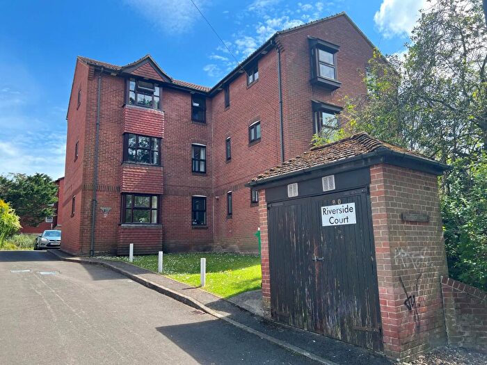 2 Bedroom Flat To Rent In Riverside Court, Bitterne Park, SO18