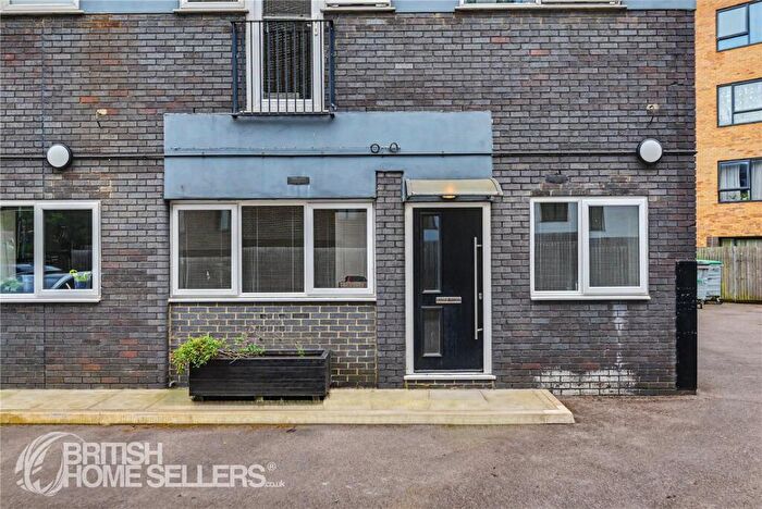 1 Bedroom Apartment For Sale In Dudley Street, Luton, Bedfordshire, LU2
