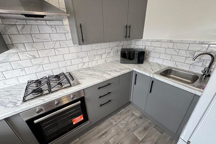 3 Bedroom Flat To Rent In Whitchurch Road Cardiff, CF14
