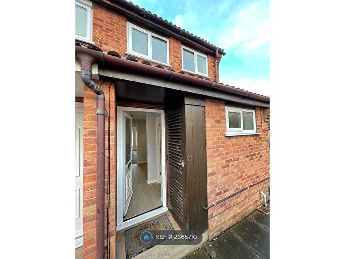 1 Bedroom End Of Terrace House To Rent In Spilsby Close, Lincoln, LN6