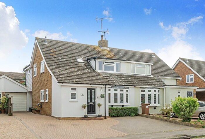 4 Bedroom Semi-Detached House For Sale In St. Andrews Road, Chelmsford, CM3