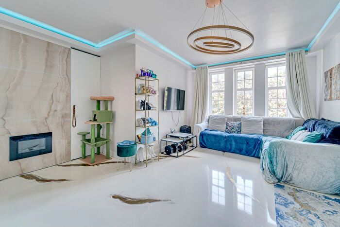 1 Bedroom Flat To Rent In Hillside Court, Finchley Road, London, NW3