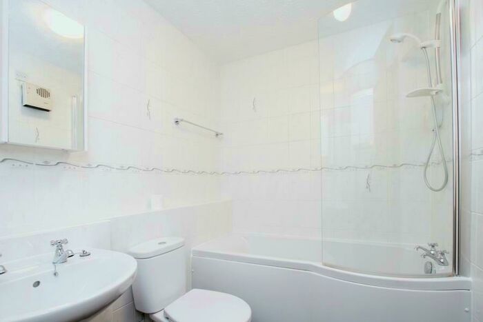 2 Bedroom Apartment To Rent In Somerset Street - City Centre, BS1