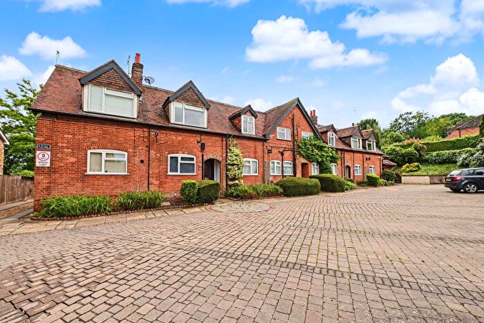 2 Bedroom Mews For Sale In Home Farm, Northchurch, Berkhamsted, HP4