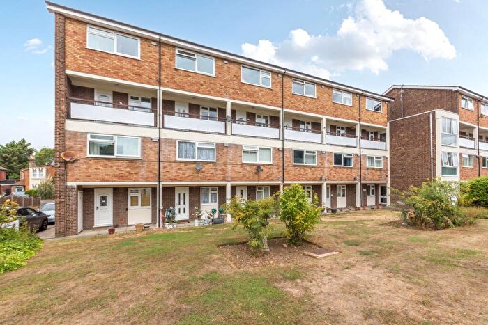 2 Bedroom Flat For Sale In Manor Road, Sidcup, DA15
