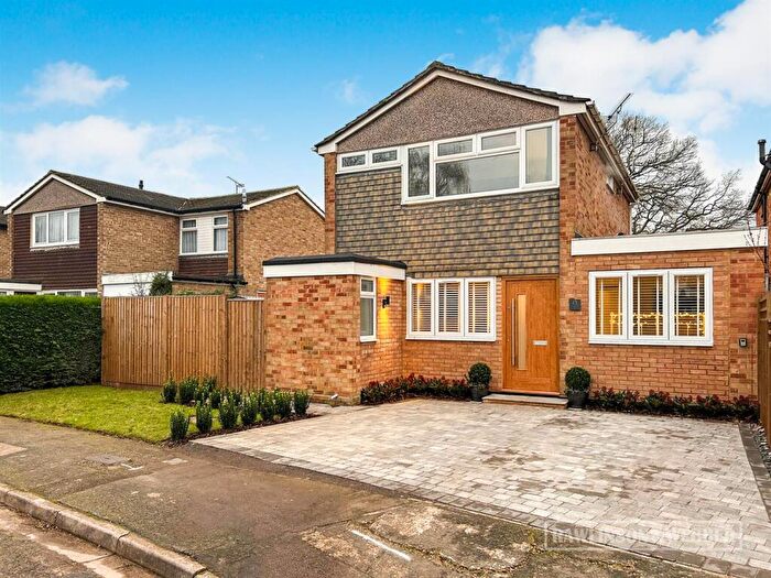 4 Bedroom Detached House For Sale In Glebelands, Claygate, Esher, KT10
