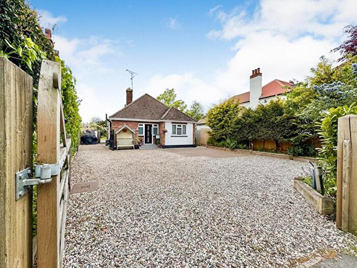 3 Bedroom Bungalow For Sale In Maldon Road, Burnham-On-Crouch, CM0