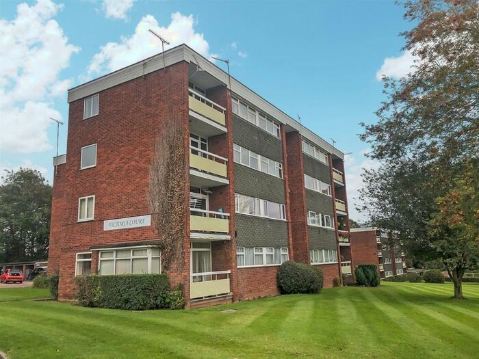 2 Bedroom Apartment To Rent In Victoria Court. Pangfield Park, Allesley Park, Coventry, CV5