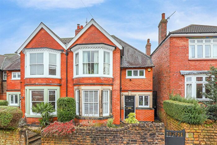 4 Bedroom Semi Detached House For Sale In Milner Road, Sherwood, Nottinghamshire, NG5