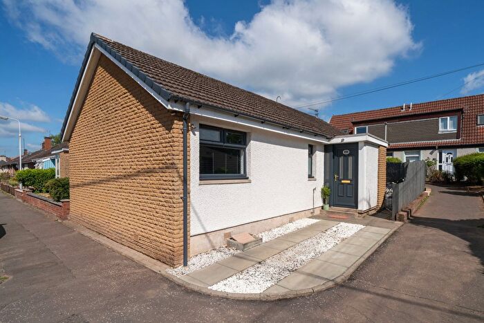 2 Bedroom Bungalow For Sale In Station Road, Springfield, KY15