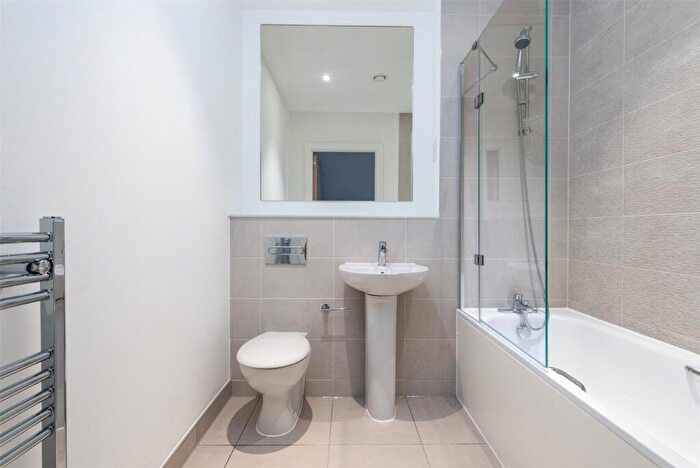 2 Bedroom Flat To Rent In Chatham Waters, North House, Gillingham Gate Road, Gillingham, ME4