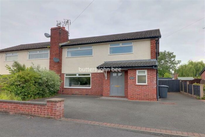 3 Bedroom Semi-Detached House To Rent In Dukes Crescent, CW11