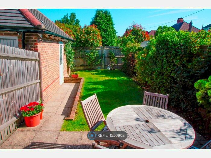 2 Bedroom Semi-Detached House To Rent In The Causeway, Petersfield, GU31