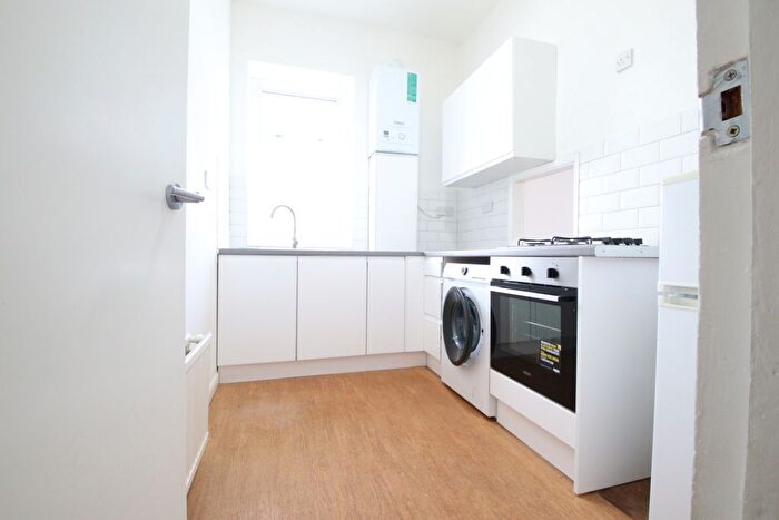 1 Bedroom Flat To Rent In Dollis Hill Lane, London, NW2