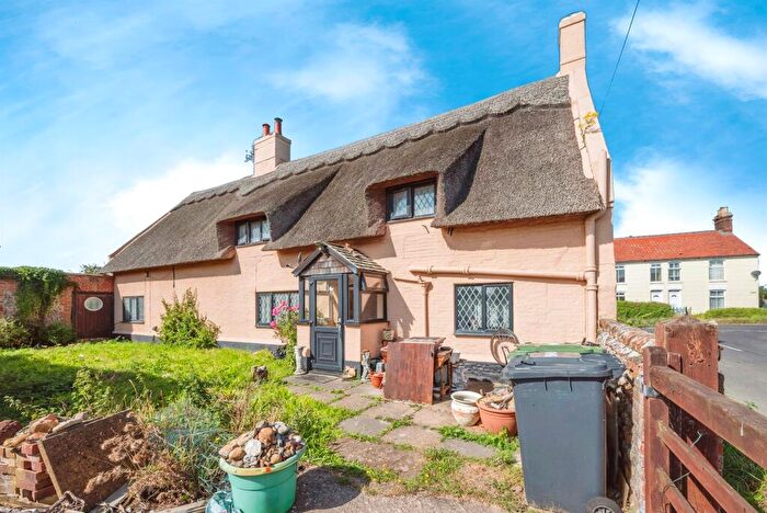 3 Bedroom Detached House For Sale In Coast Road, Walcott, Norwich, NR12