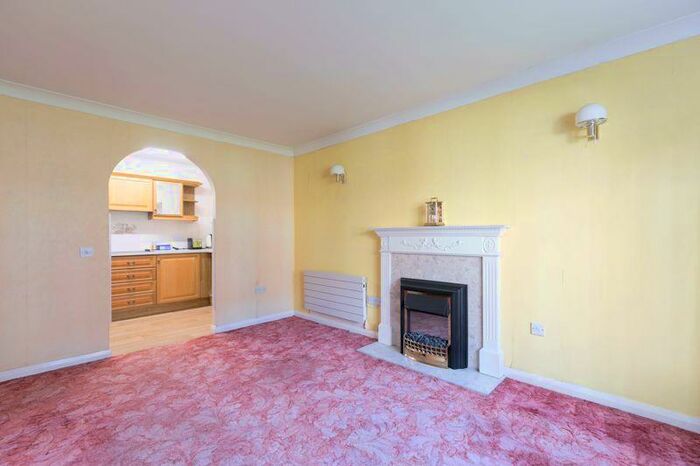 2 Bedroom Retirement Property For Sale In Portland Road, East Grinstead, RH19