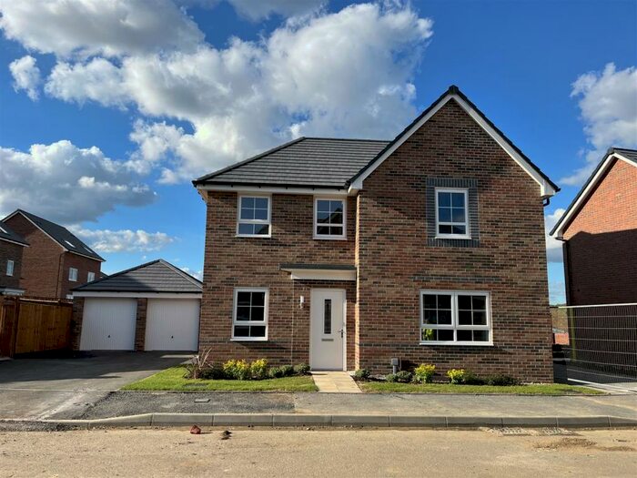 4 Bedroom Detached House To Rent In Buckminster Road, Fernwood, Newark, NG24