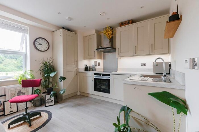 Apartment For Sale In Church Road, Bookham, KT23