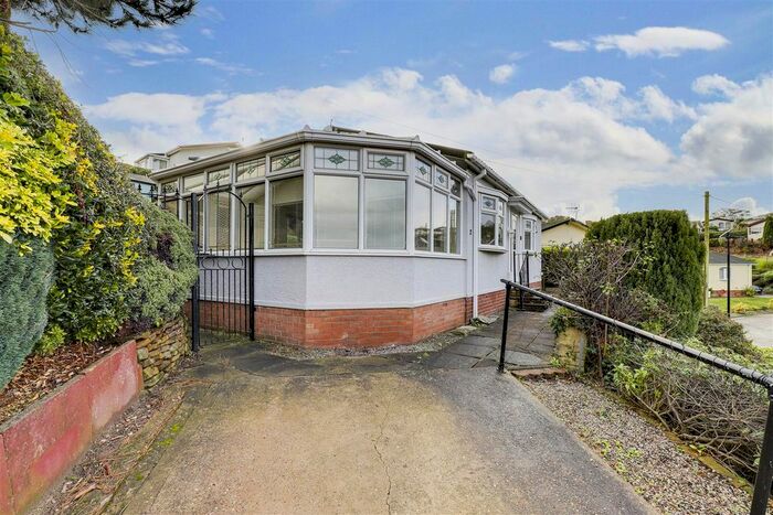 2 Bedroom Mobile/park Home For Sale In Sharpes Way, Killarney Park, Nottinghamshire, NG6