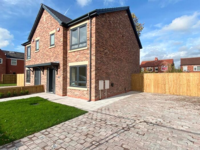 3 Bedroom Semi-Detached House To Rent In Sykes Street, Stockport, SK5
