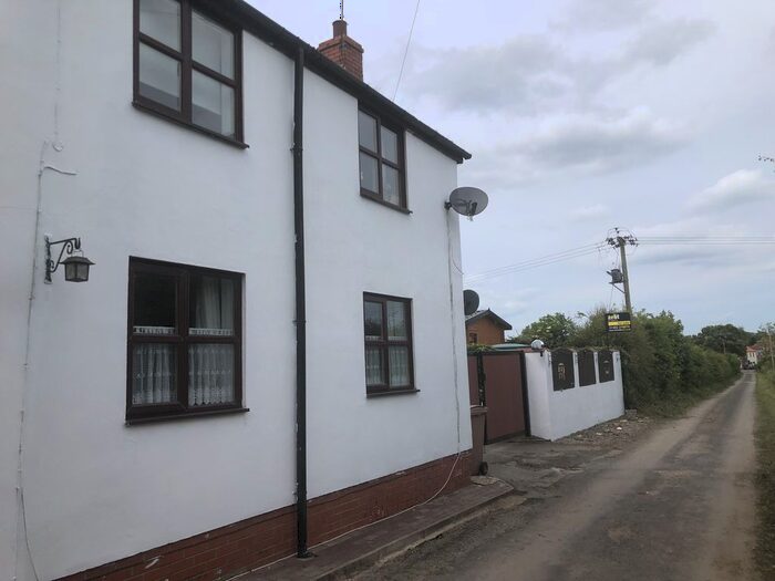 3 Bedroom Semi-Detached House For Sale In Marsh Lane, Ryhill, Hull, HU12