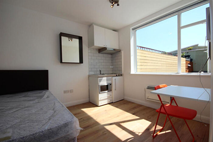 1 Bedroom Flat To Rent In High Street, London, NW10